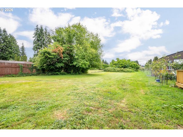 3257 PINE St, Longview, WA 98632