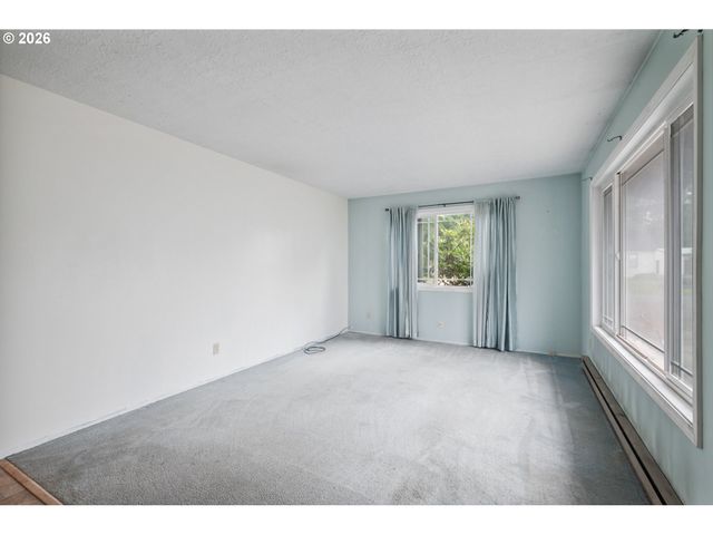 3257 PINE St, Longview, WA 98632