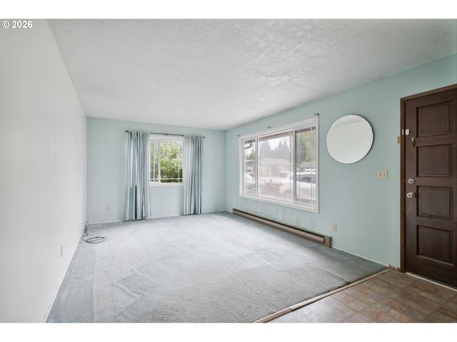 3257 PINE St, Longview, WA 98632