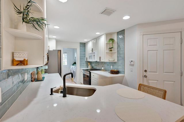 3032 W Community Drive, Jupiter, FL 33458