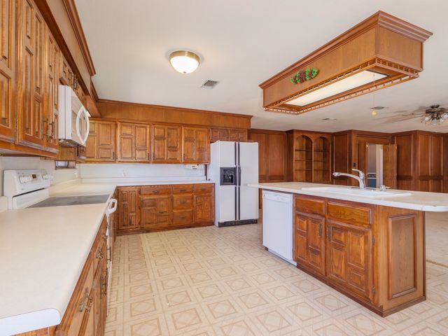 401 N Avenue E, Cross Plains, TX 76443