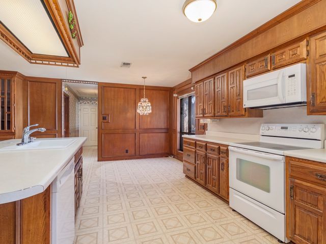 401 N Avenue E, Cross Plains, TX 76443