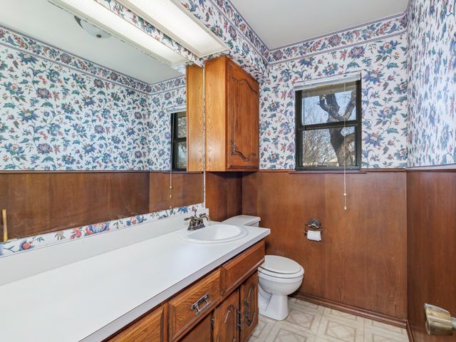 401 N Avenue E, Cross Plains, TX 76443
