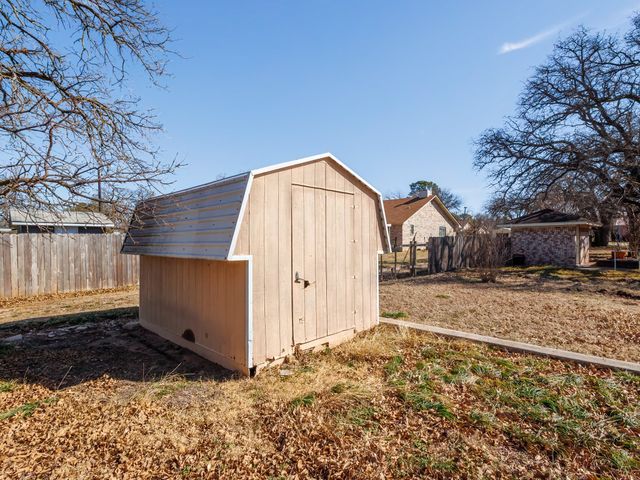 401 N Avenue E, Cross Plains, TX 76443