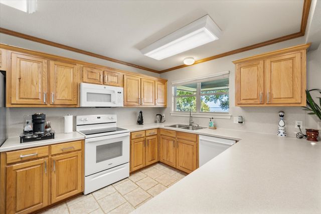 15001 Hout Bay Road, Streetman, TX 75859