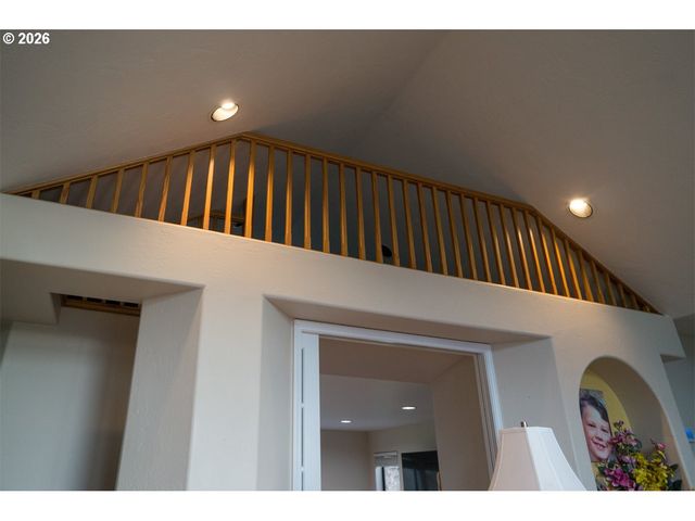 1040 WARDS CREEK Rd, Rogue River, OR 97537