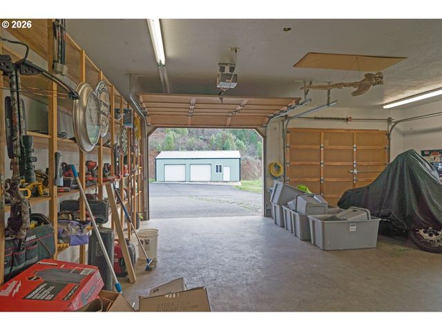 1040 WARDS CREEK Rd, Rogue River, OR 97537