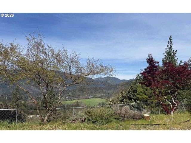 1040 WARDS CREEK Rd, Rogue River, OR 97537