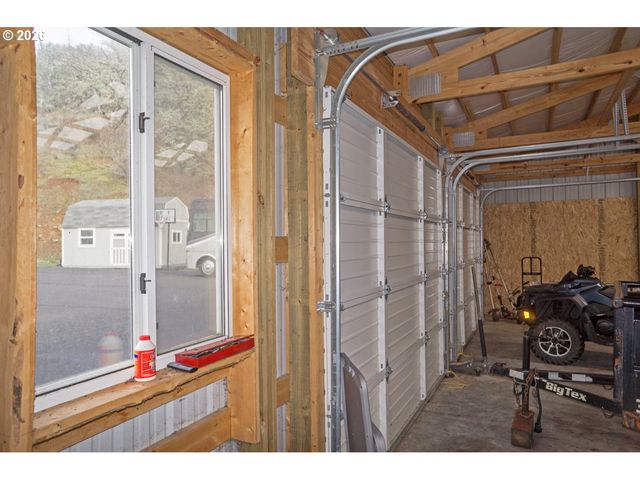 1040 WARDS CREEK Rd, Rogue River, OR 97537