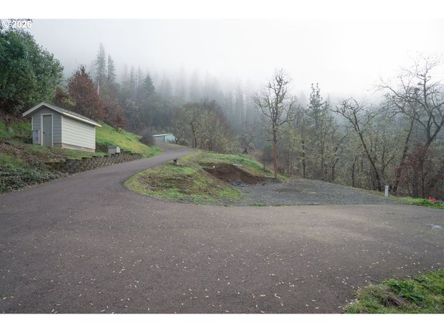 1040 WARDS CREEK Rd, Rogue River, OR 97537