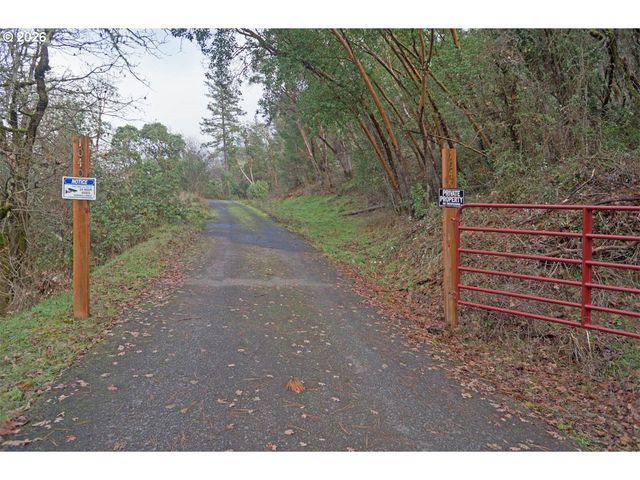 1040 WARDS CREEK Rd, Rogue River, OR 97537