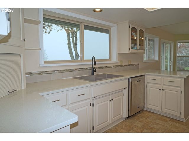 1040 WARDS CREEK Rd, Rogue River, OR 97537