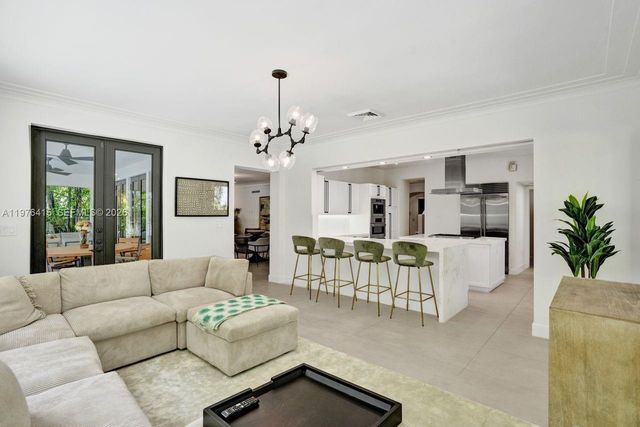 5735 N Bay Rd, Miami Beach, FL 33140