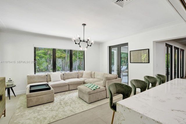 5735 N Bay Rd, Miami Beach, FL 33140