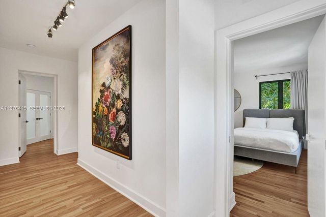 5735 N Bay Rd, Miami Beach, FL 33140