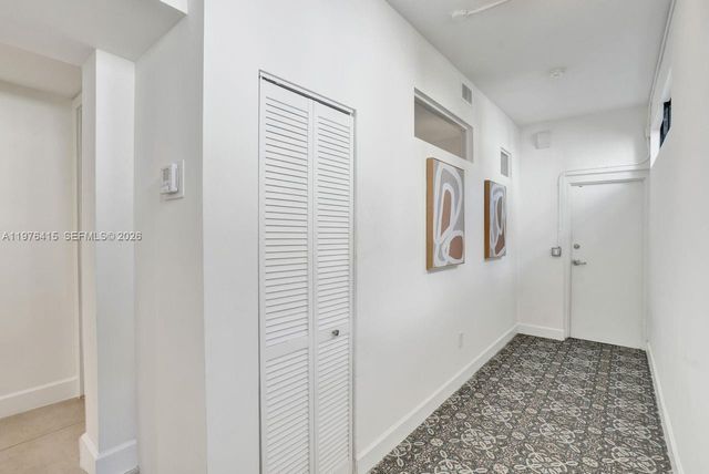 5735 N Bay Rd, Miami Beach, FL 33140