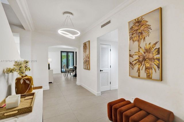 5735 N Bay Rd, Miami Beach, FL 33140