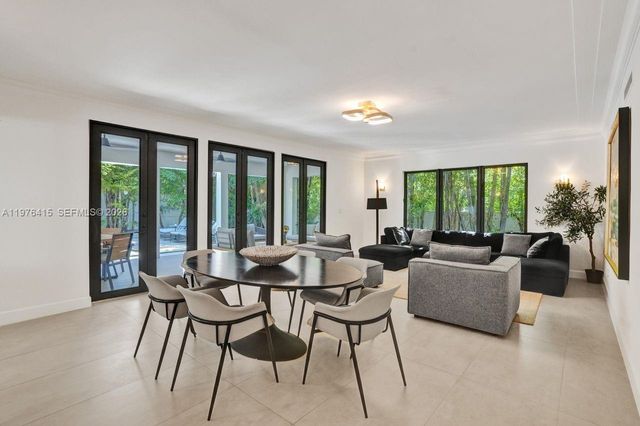 5735 N Bay Rd, Miami Beach, FL 33140