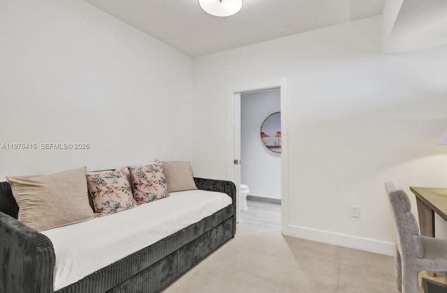 5735 N Bay Rd, Miami Beach, FL 33140