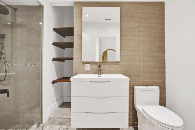 5735 N Bay Rd, Miami Beach, FL 33140