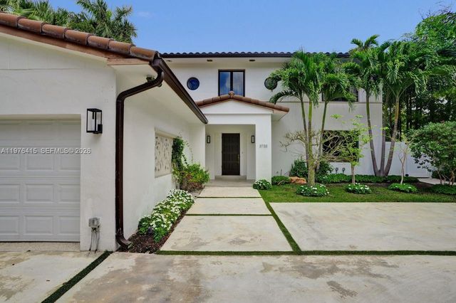 5735 N Bay Rd, Miami Beach, FL 33140