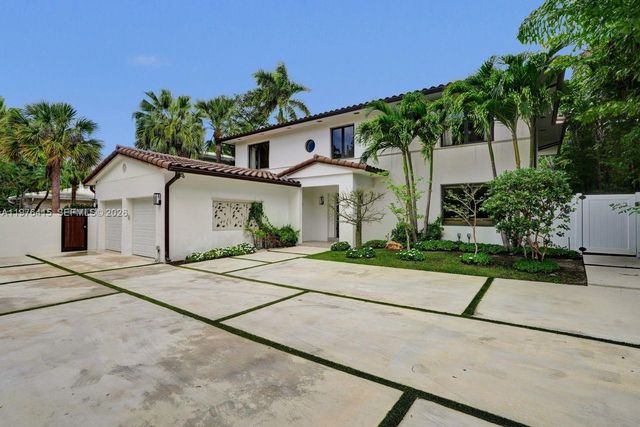 5735 N Bay Rd, Miami Beach, FL 33140