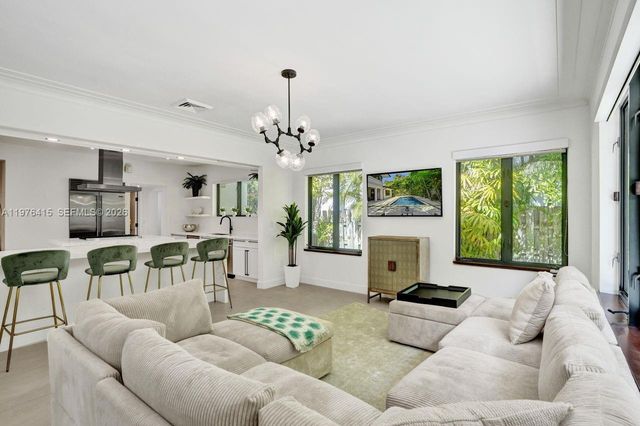 5735 N Bay Rd, Miami Beach, FL 33140