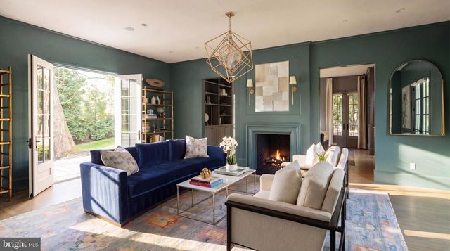 2101 FOXHALL RD NW, Washington, DC 20007