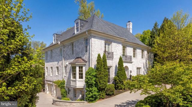2101 FOXHALL RD NW, Washington, DC 20007