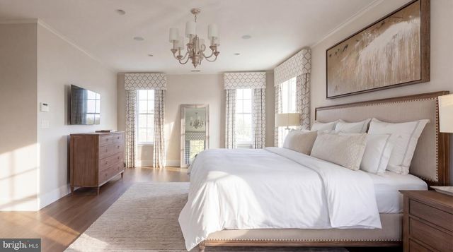 2101 FOXHALL RD NW, Washington, DC 20007