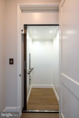 2101 FOXHALL RD NW, Washington, DC 20007