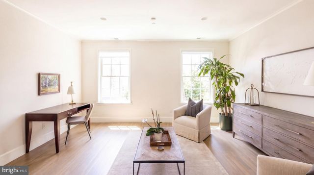 2101 FOXHALL RD NW, Washington, DC 20007