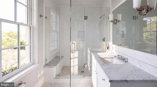 2101 FOXHALL RD NW, Washington, DC 20007