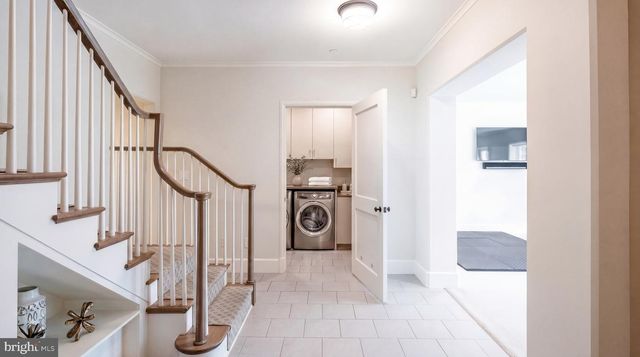 2101 FOXHALL RD NW, Washington, DC 20007