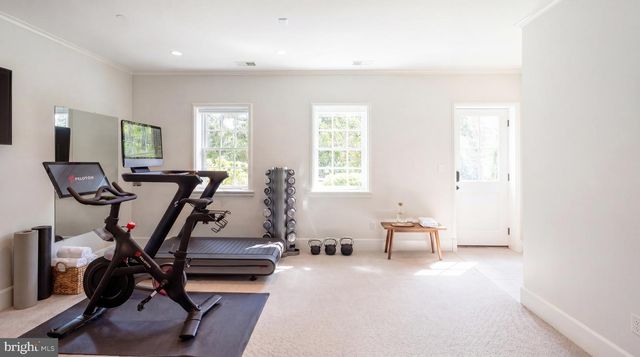 2101 FOXHALL RD NW, Washington, DC 20007