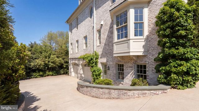 2101 FOXHALL RD NW, Washington, DC 20007