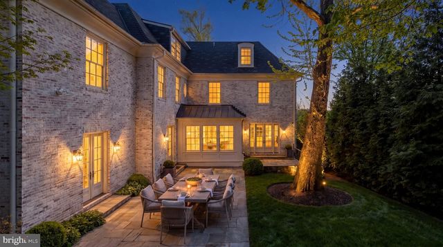 2101 FOXHALL RD NW, Washington, DC 20007