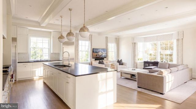 2101 FOXHALL RD NW, Washington, DC 20007