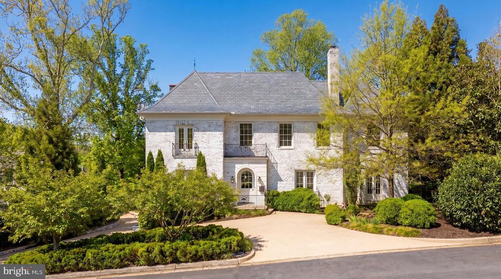 2101 FOXHALL RD NW, Washington, DC 20007