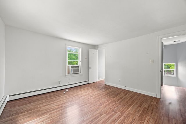 96 Granby Rd, Chicopee, MA 01013