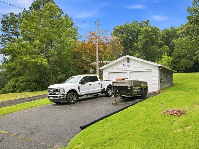 96 Granby Rd, Chicopee, MA 01013