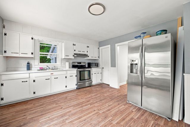 96 Granby Rd, Chicopee, MA 01013