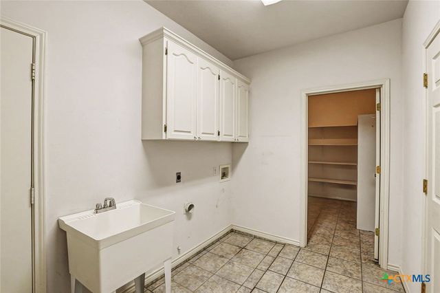 307 SE Main Street, Stockdale, TX 78160