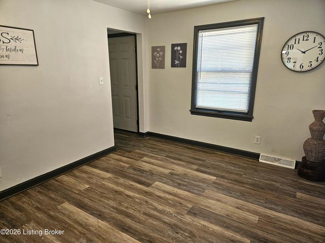 10714 June Dr, Fairdale, KY 40118