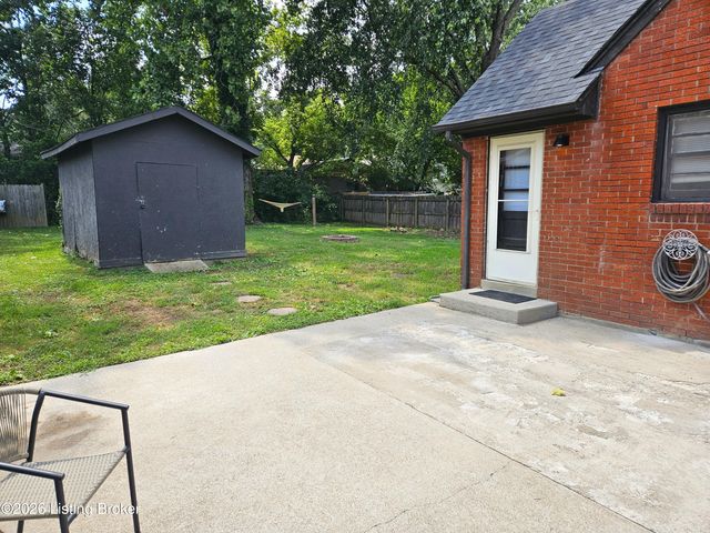 10714 June Dr, Fairdale, KY 40118