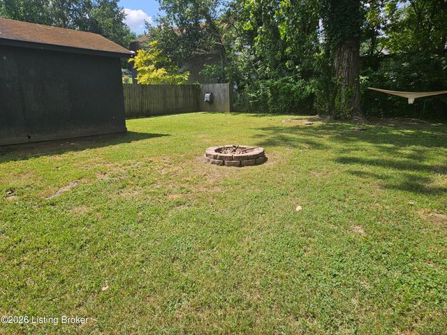 10714 June Dr, Fairdale, KY 40118