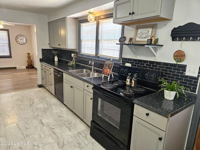 10714 June Dr, Fairdale, KY 40118