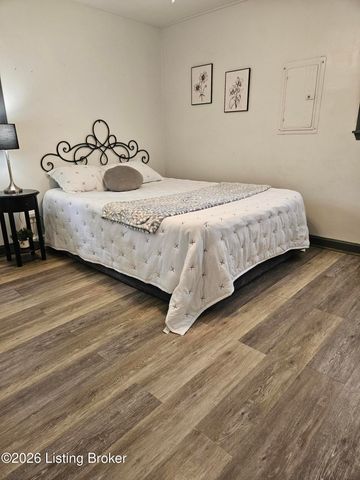 10714 June Dr, Fairdale, KY 40118