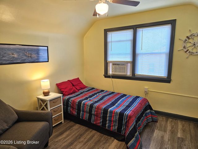 10714 June Dr, Fairdale, KY 40118