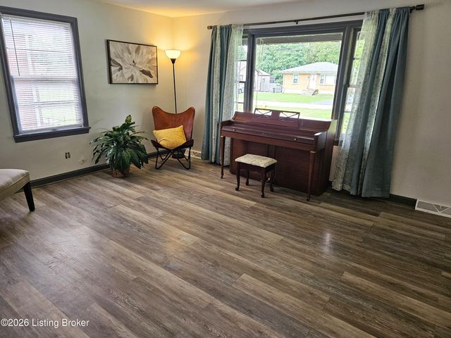 10714 June Dr, Fairdale, KY 40118